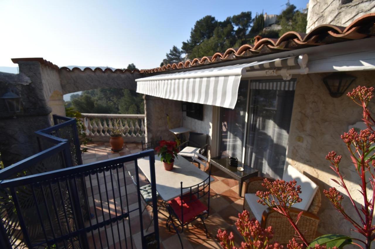 Studio en villa et sa terrasse privée La Trinité Esterno foto