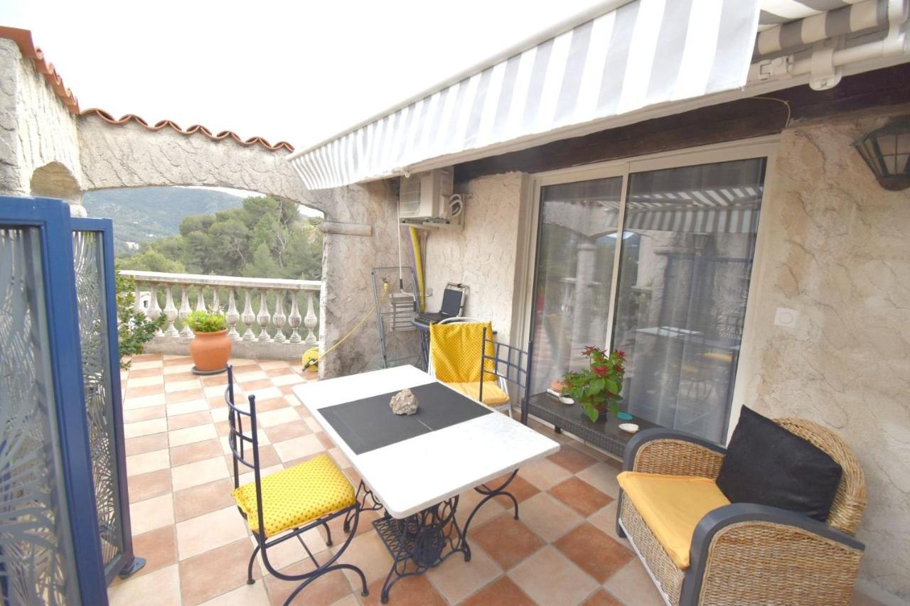 Studio en villa et sa terrasse privée La Trinité Esterno foto